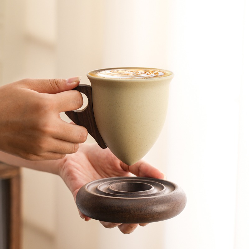 クリエイティブなブラウンセラミックと木製の組み合わせコーヒー - Coffee Tea For Garden のレビューと価格