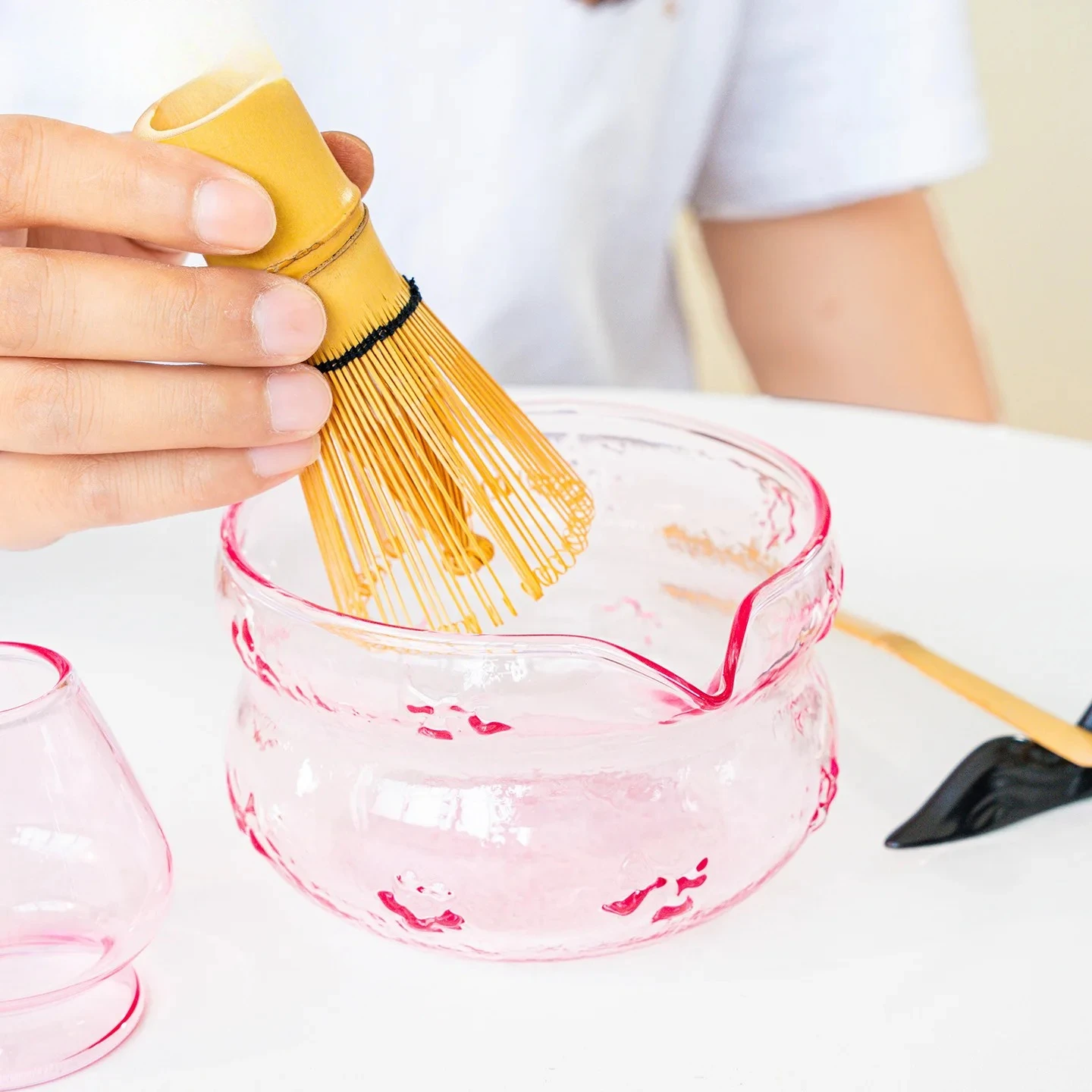 4-8個入りガラス製蝶ネクタイ型抹茶泡立て器セット、注ぎ口付 - Matcha Whisk Set のレビューと価格