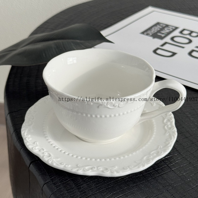 フレンチライト高級エンボス花柄コーヒーカップとプレートセット - Coffee Tea For Me のレビューと価格