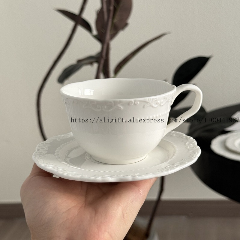 フレンチライト高級エンボス花柄コーヒーカップとプレートセット - Coffee Tea For Me のレビューと価格